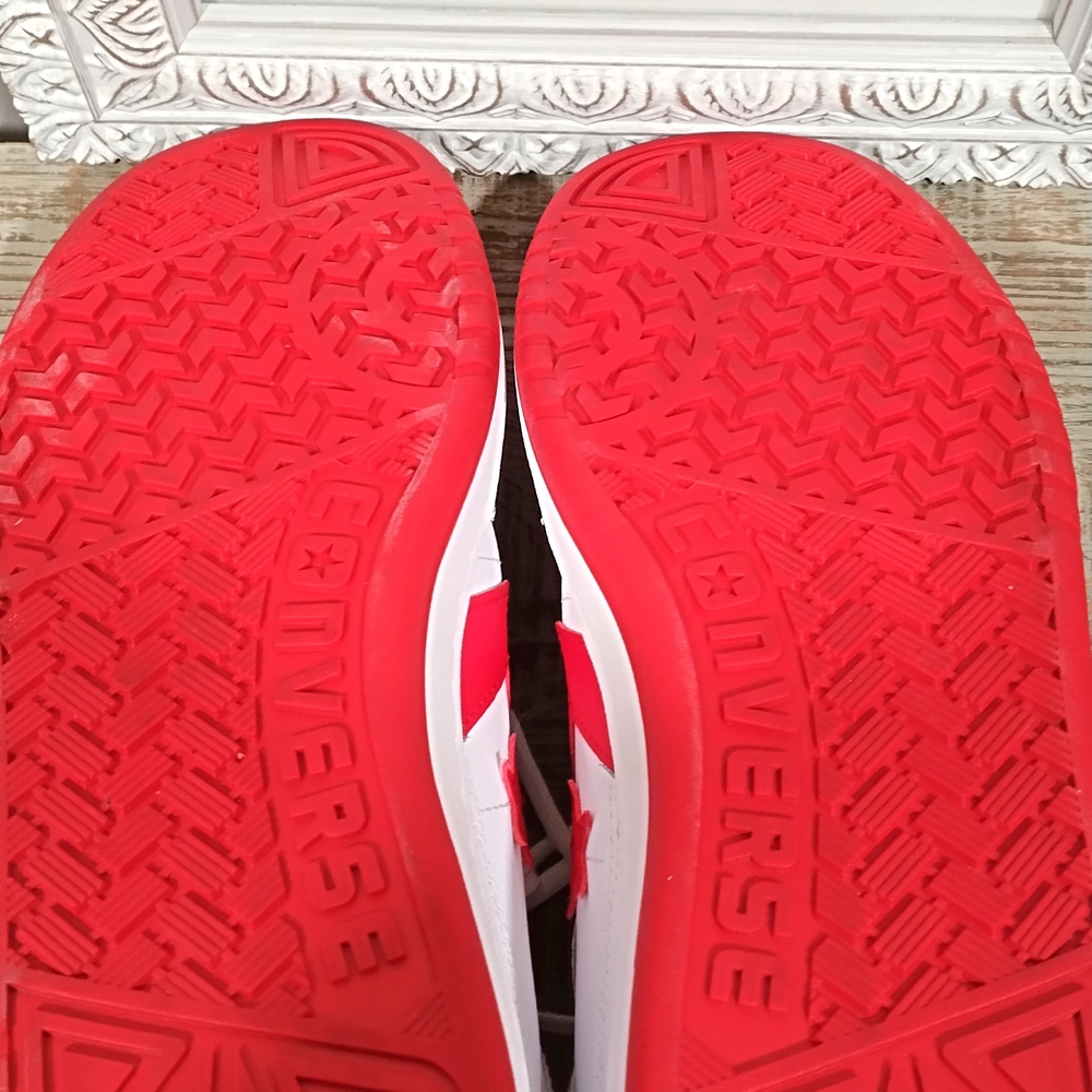 Converse Unisex Cons White and Red Star Sneakers - Picture 12 of 15